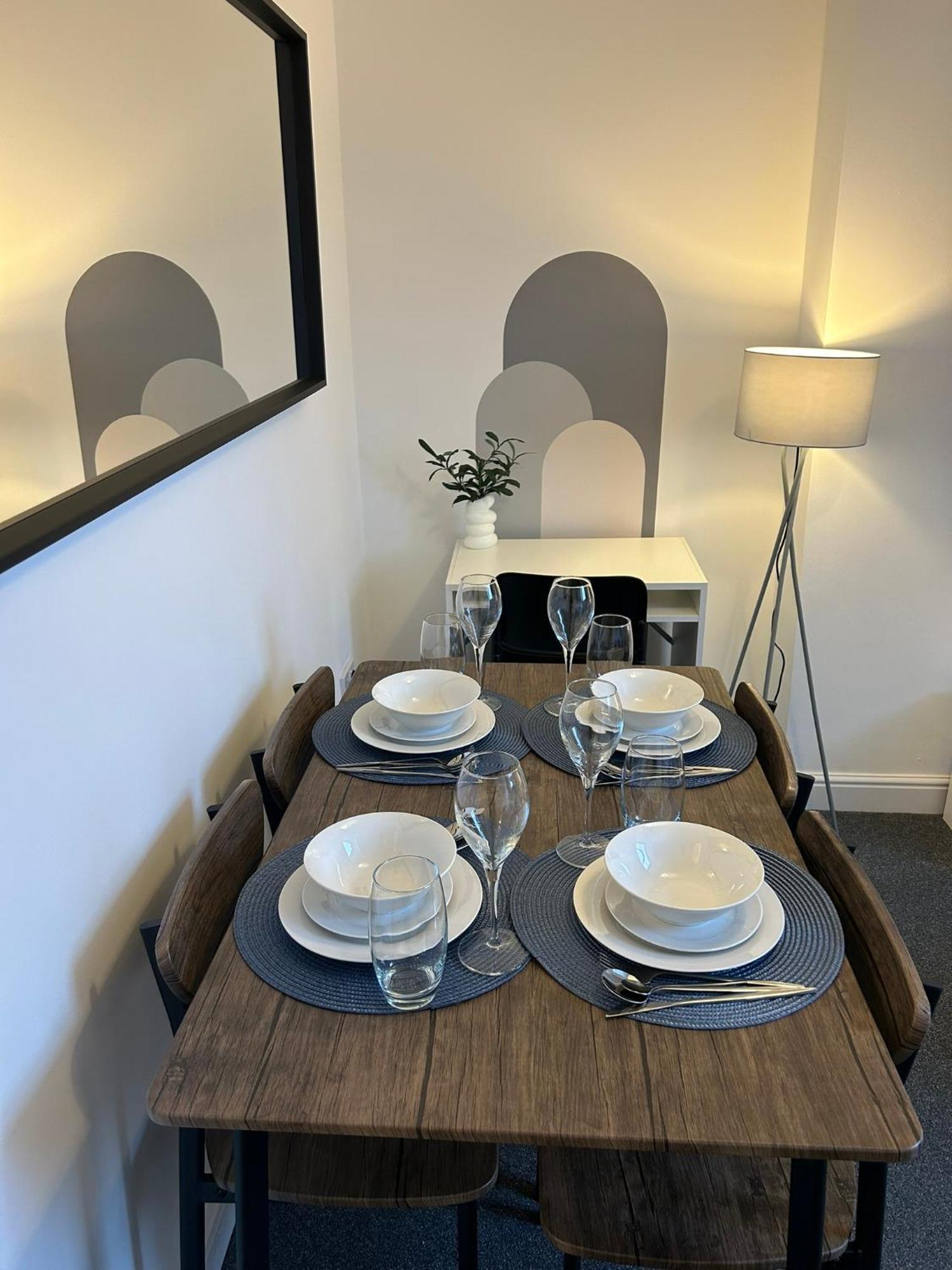 Brand New Modern Apartments Steps From Gloucester Quays Екстериор снимка