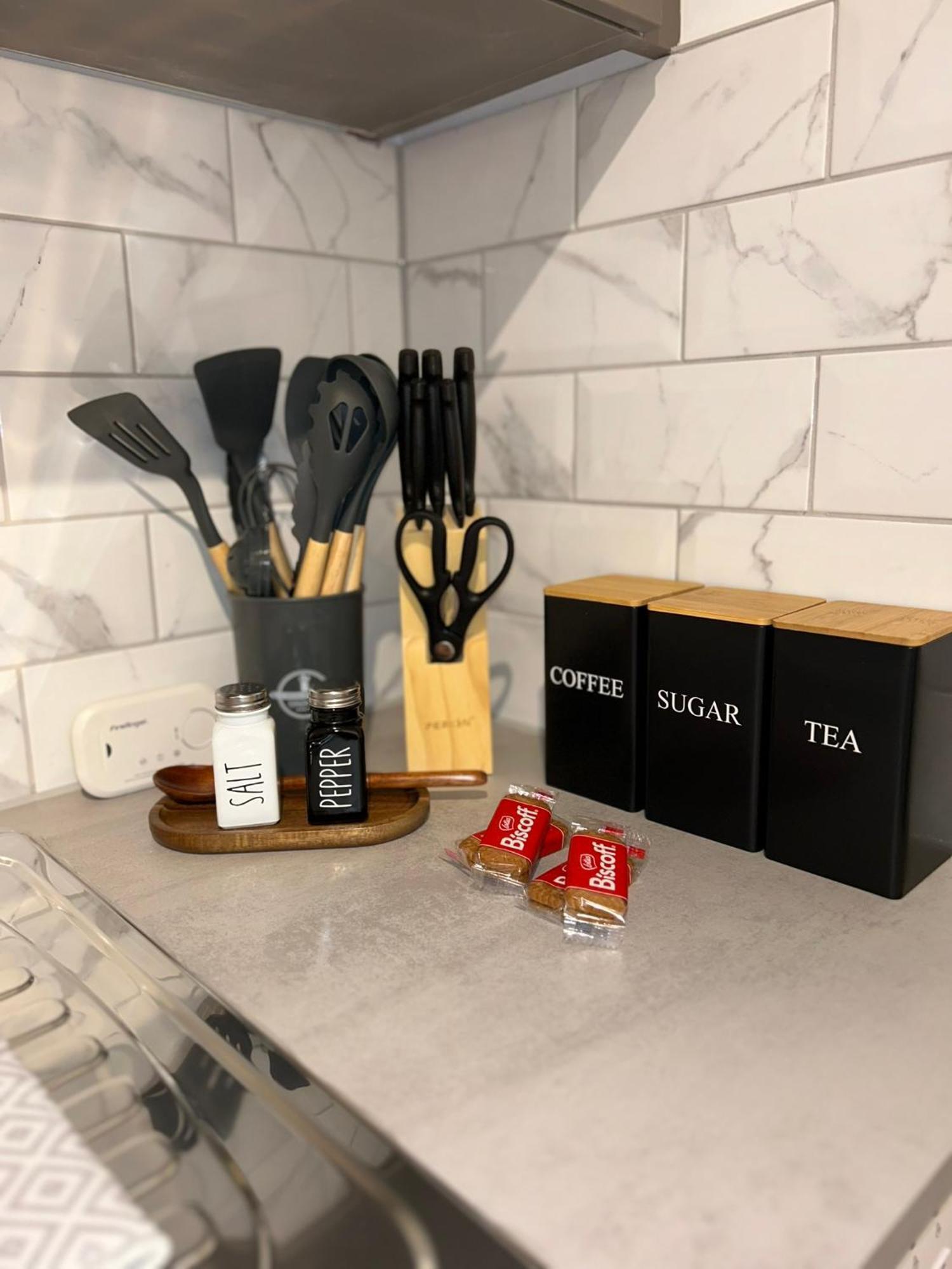 Brand New Modern Apartments Steps From Gloucester Quays Екстериор снимка