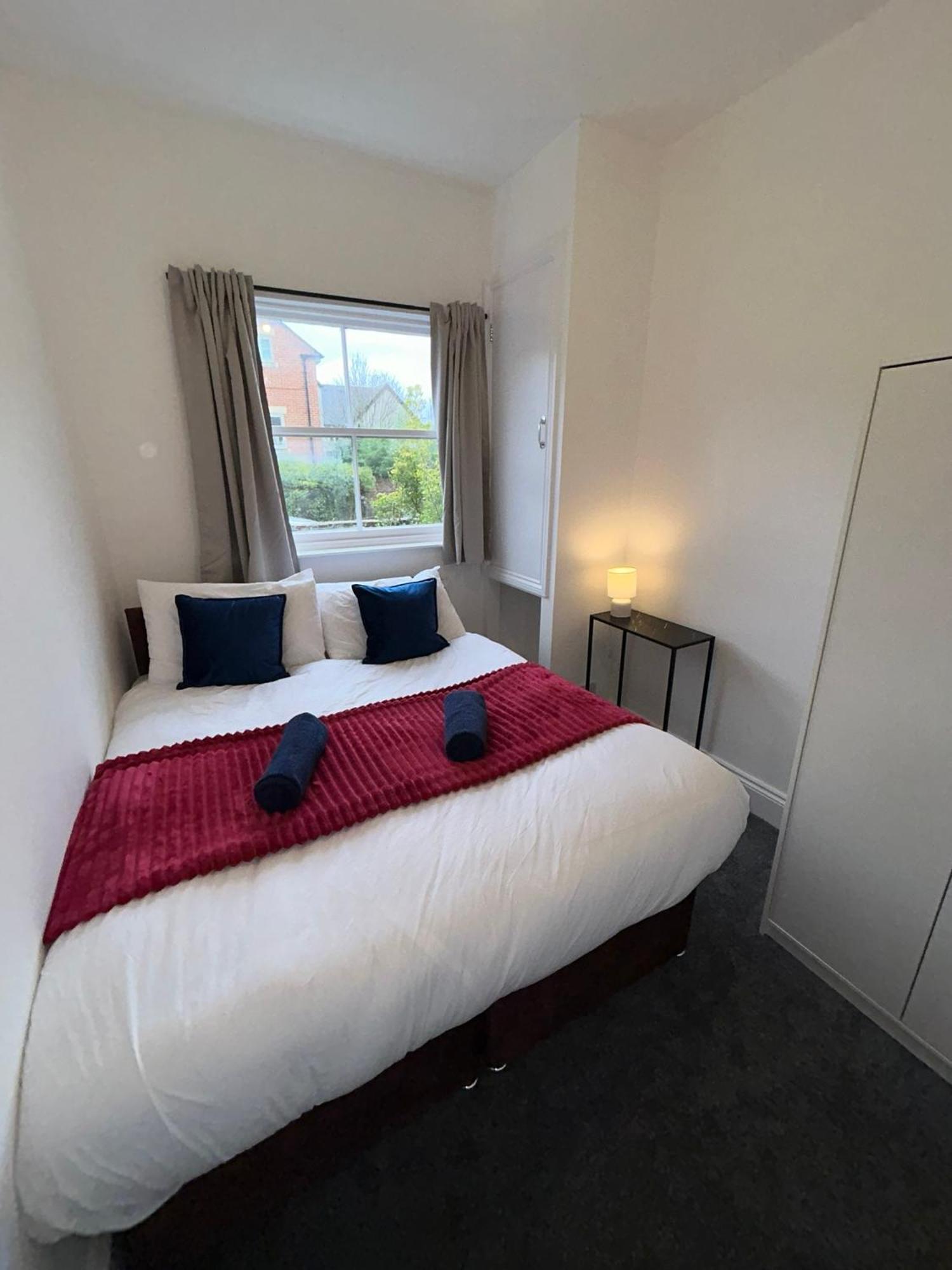 Brand New Modern Apartments Steps From Gloucester Quays Екстериор снимка