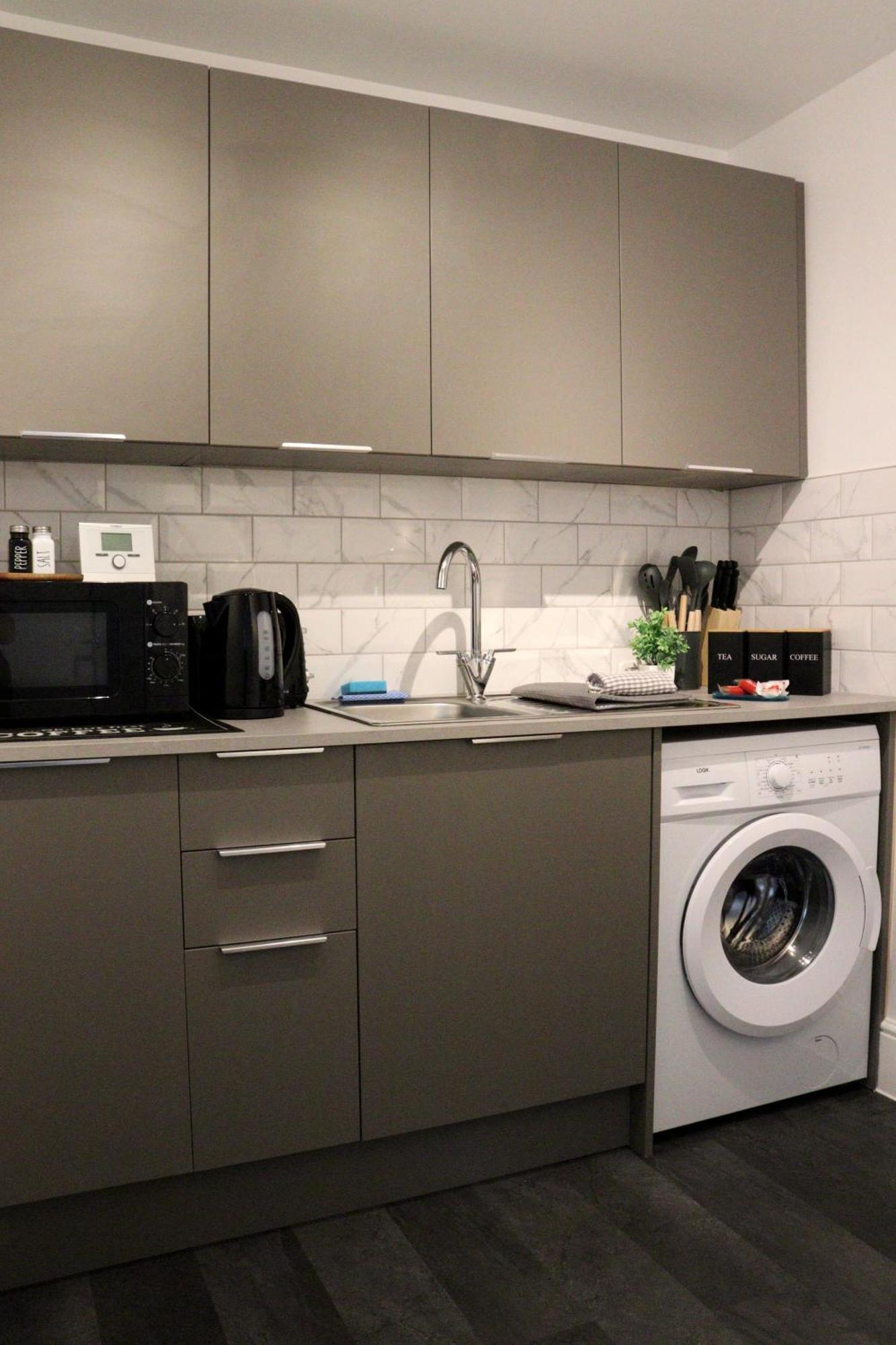 Brand New Modern Apartments Steps From Gloucester Quays Екстериор снимка