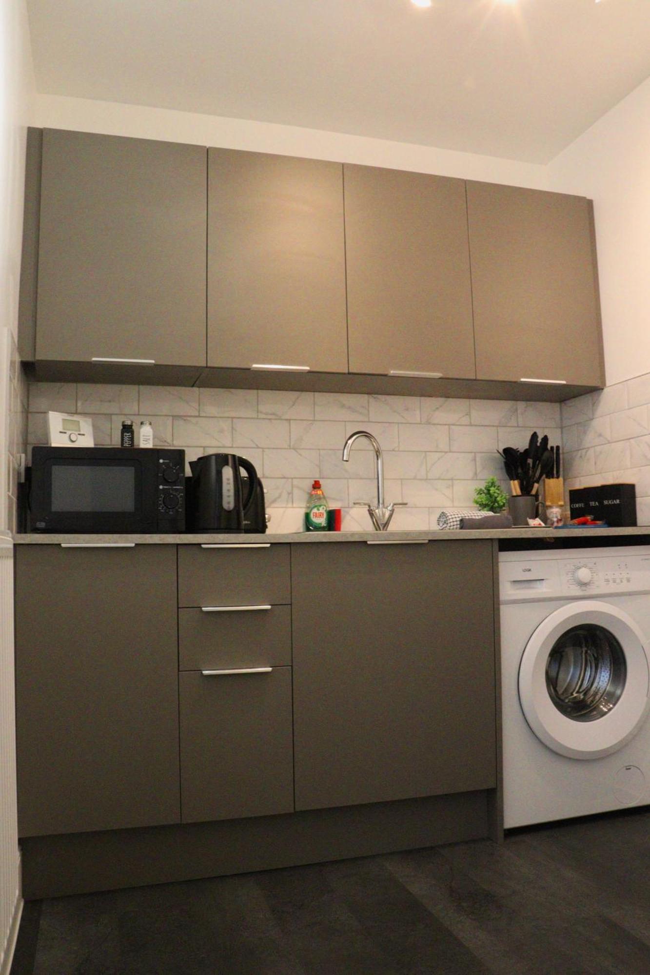 Brand New Modern Apartments Steps From Gloucester Quays Екстериор снимка
